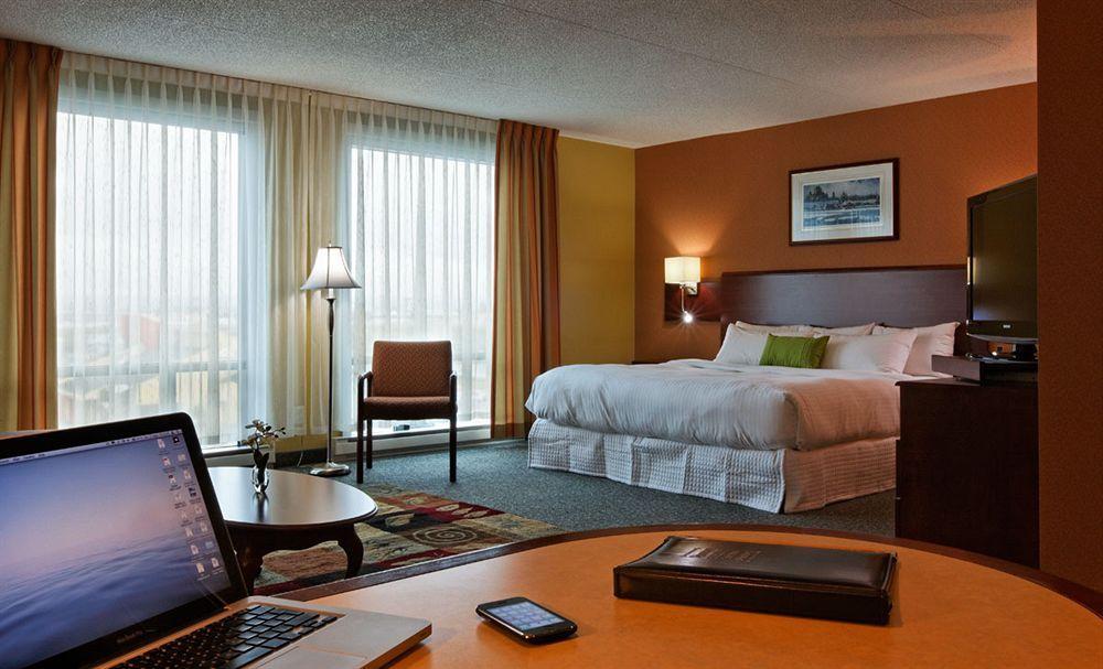 Hotel & Suites Normandin Quebec المظهر الخارجي الصورة