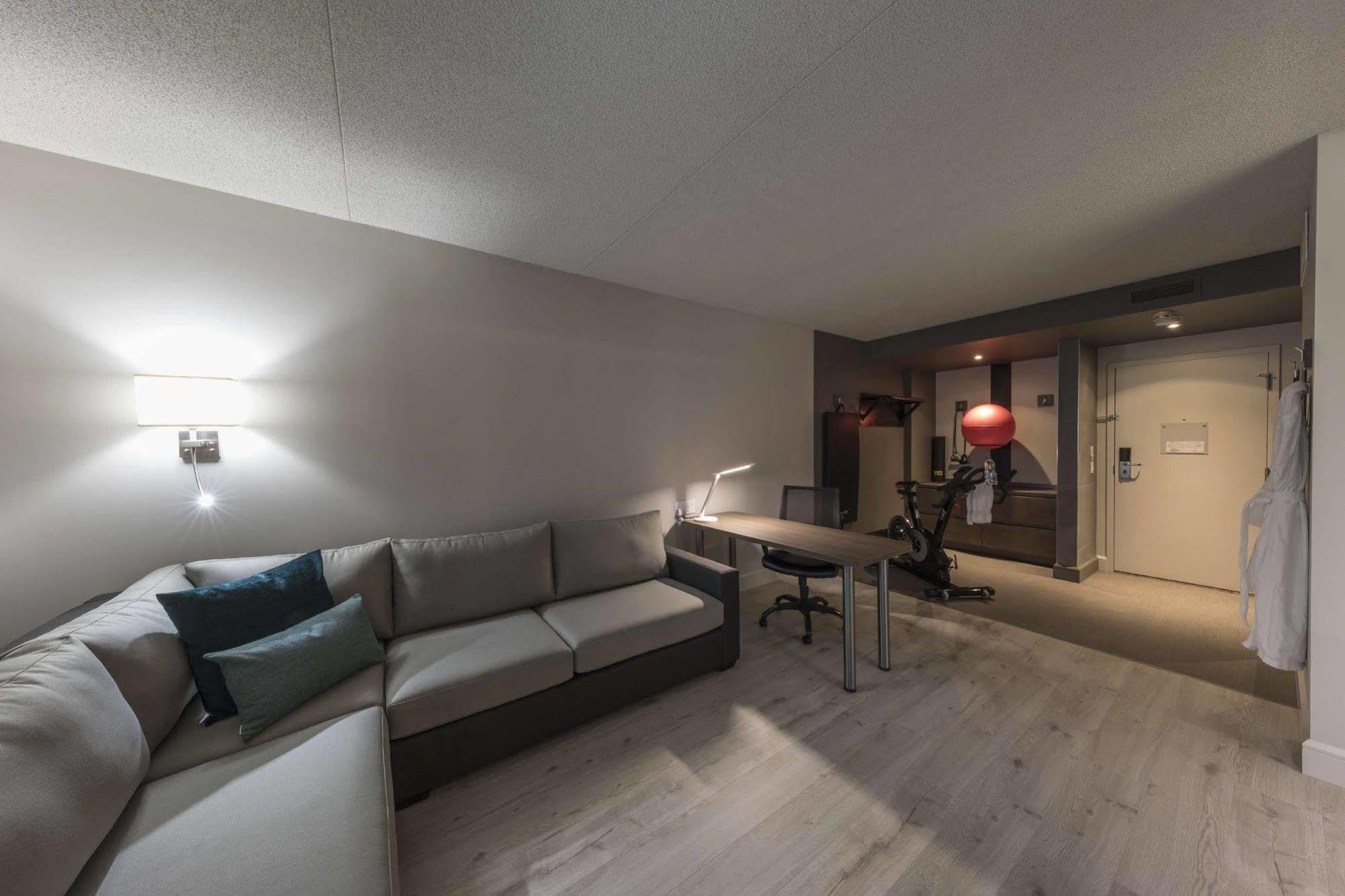 Hotel & Suites Normandin Quebec المظهر الخارجي الصورة