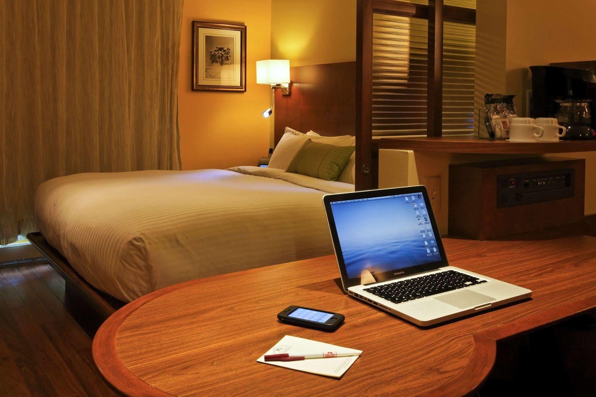 Hotel & Suites Normandin Quebec المظهر الخارجي الصورة